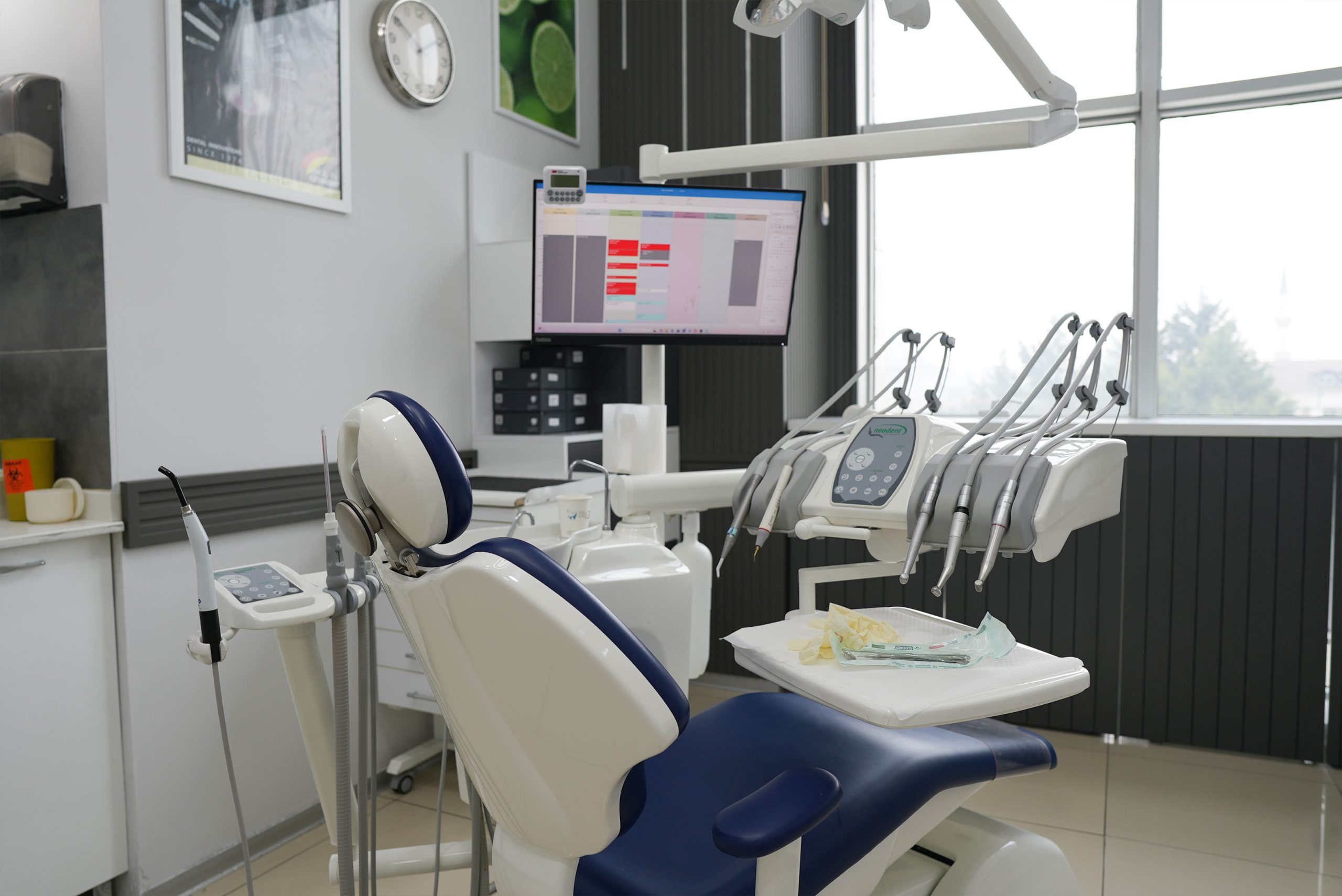 İstanbul’da implant tedavisi planlı bir süreçtir ve birkaç aşamada tamamlanır.